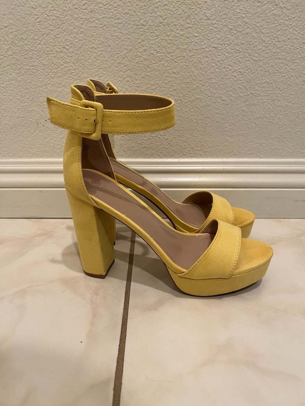 Dream Pairs Women's Yellow Faux Suede Chunky Platform Ankle Strap Heels